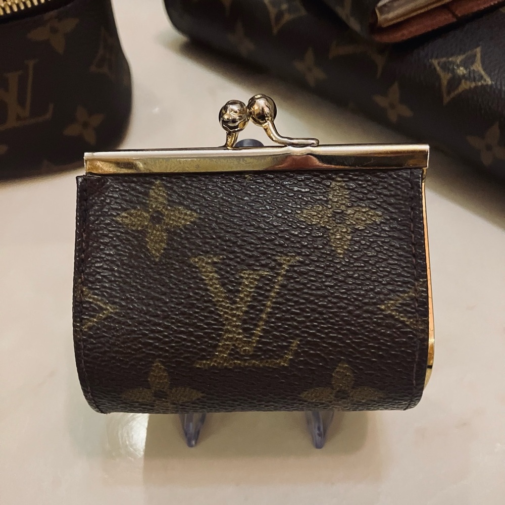 Louis Vuitton Monogram Kisslock Coin Mini Purse